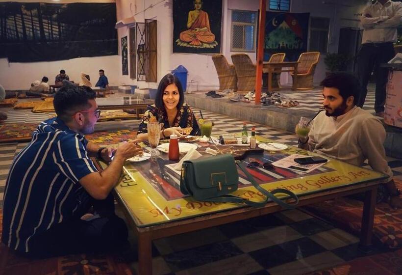 فندق صغير Doctor Alone