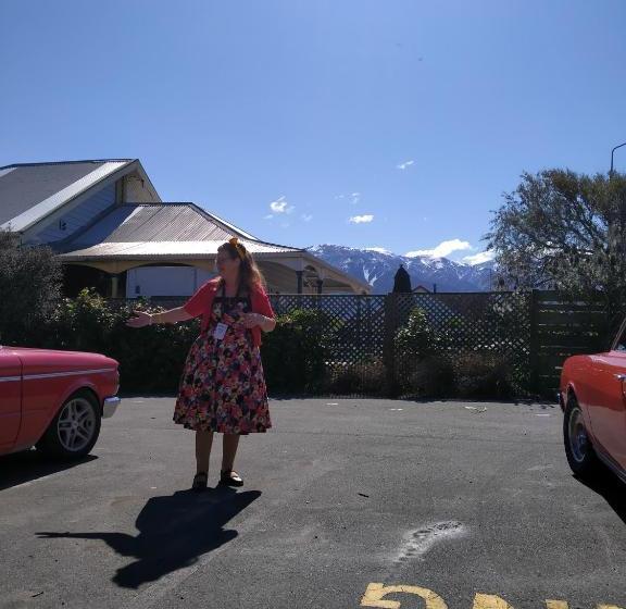 旅馆 The Lazy Shag Lodge