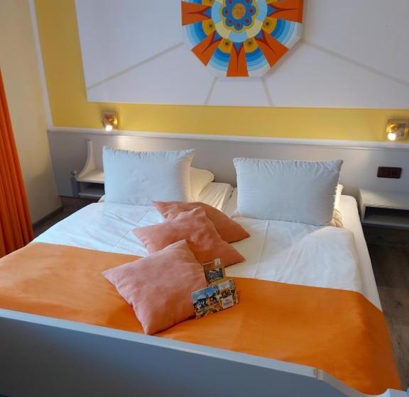 Отель Wellness Gasthof Cafe Nuhnetal