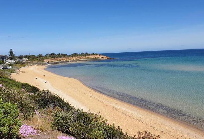 بنسيون By The Seaside