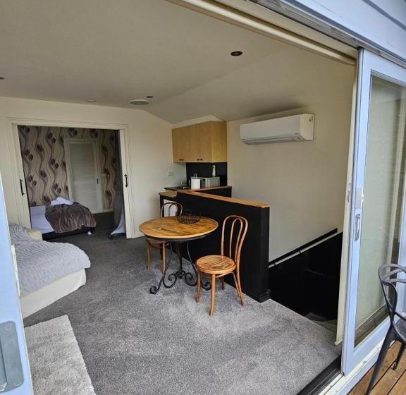 بنسيون By The Seaside