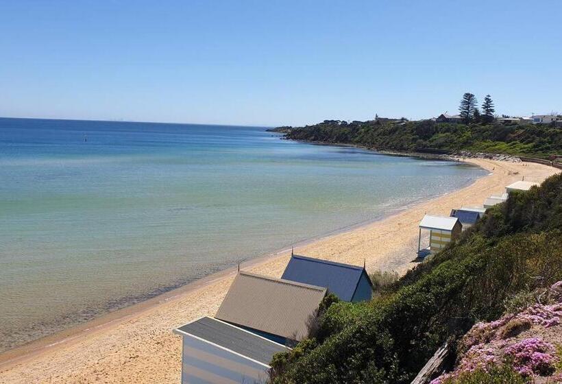 بنسيون By The Seaside