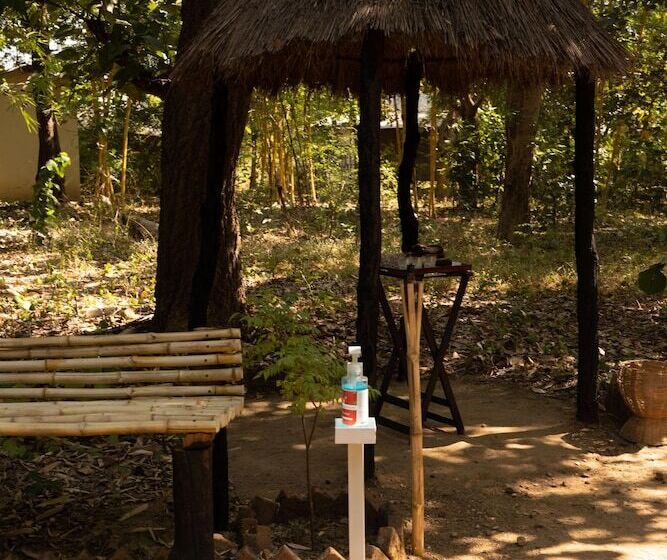 Отель Bagh Tola, Bandhavgarh