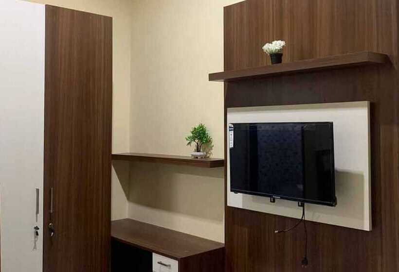 בית מלון כפרי Reddoorz @ Kampkey Tanah Hitam