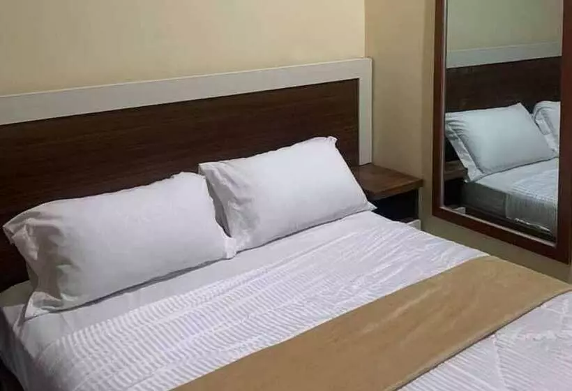 Hotelli Reddoorz @ Kampkey Tanah Hitam