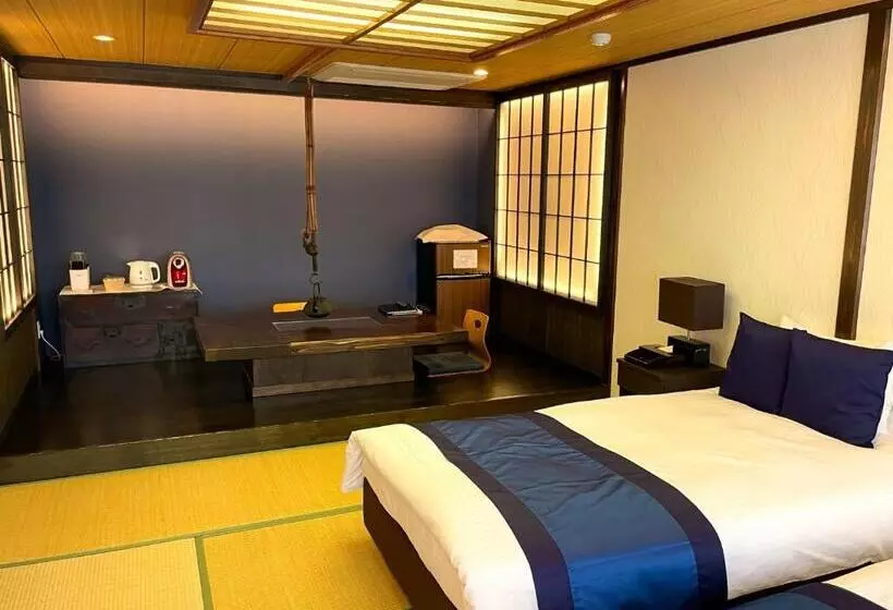 Seven Seas Hotel Ito (セブンシーズホテル)