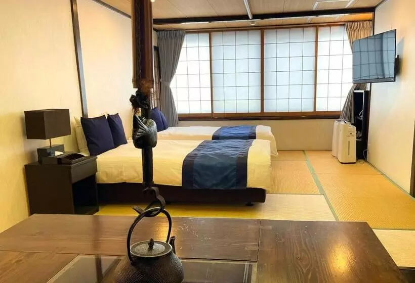Seven Seas Hotel Ito (セブンシーズホテル)