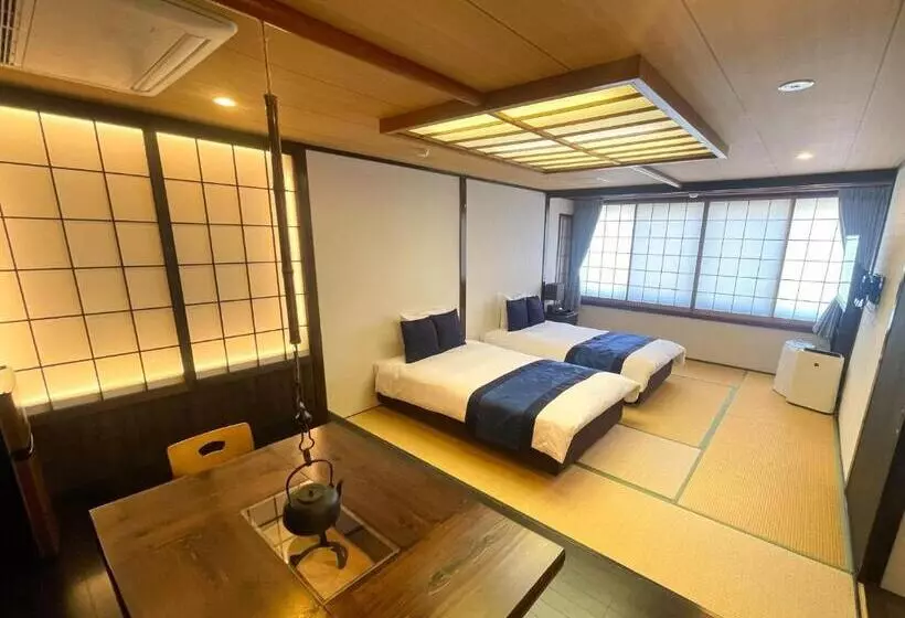 Seven Seas Hotel Ito (セブンシーズホテル)