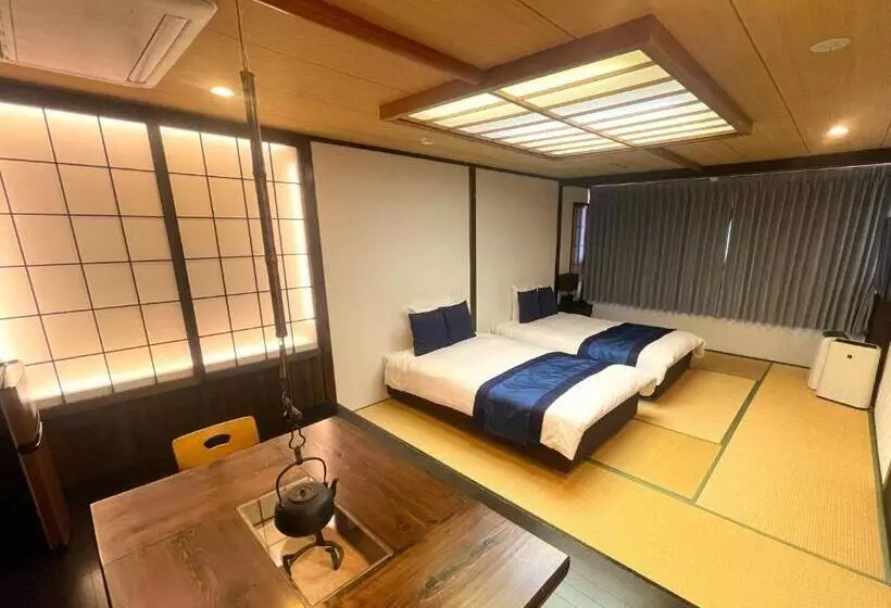 Seven Seas Hotel Ito (セブンシーズホテル)