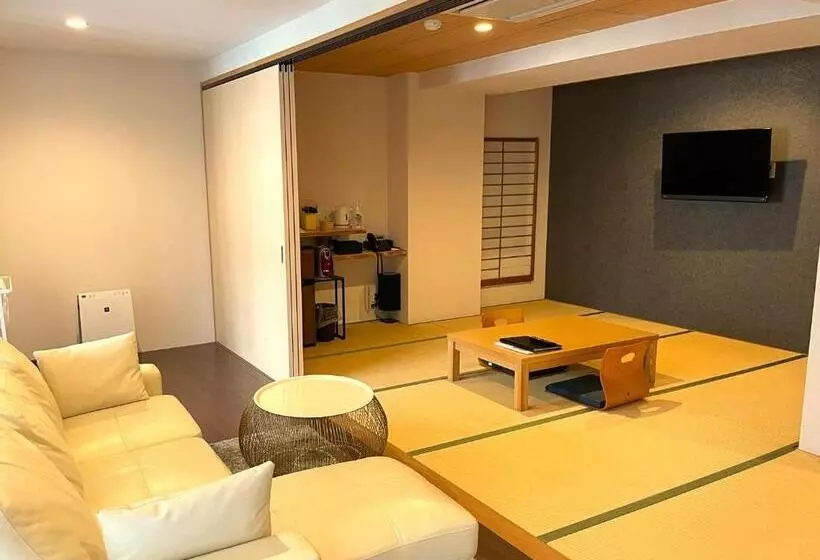 Seven Seas Hotel Ito (セブンシーズホテル)