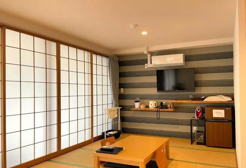 Seven Seas Hotel Ito (セブンシーズホテル)