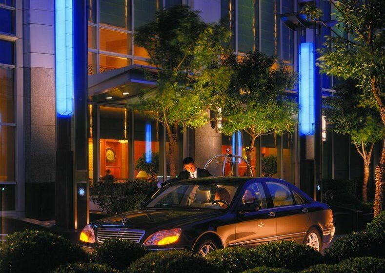 Four Seasons Hotel Shanghai