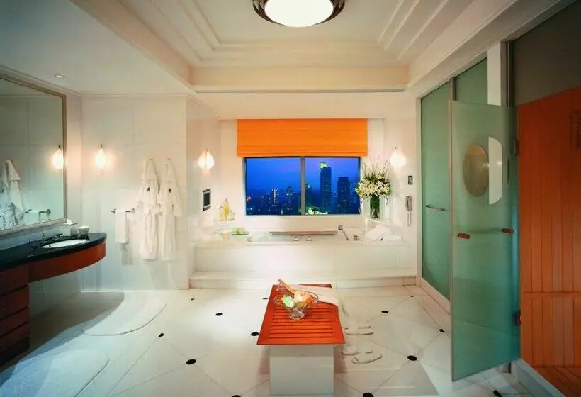 Four Seasons Hotel Shanghai