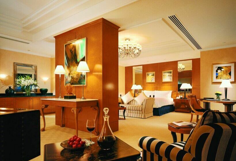 Four Seasons Hotel Shanghai