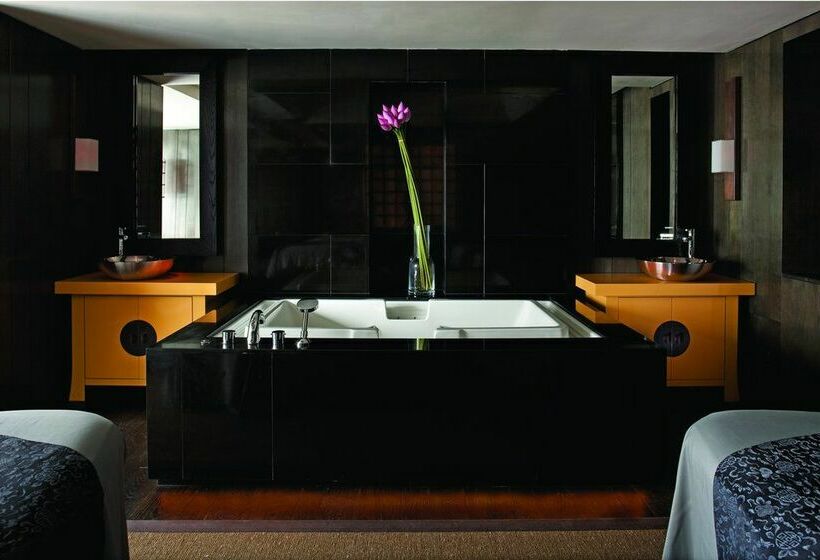 Four Seasons Hotel Shanghai