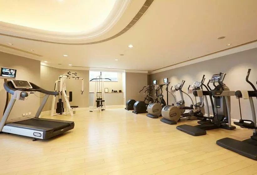 Four Seasons Hotel Shanghai