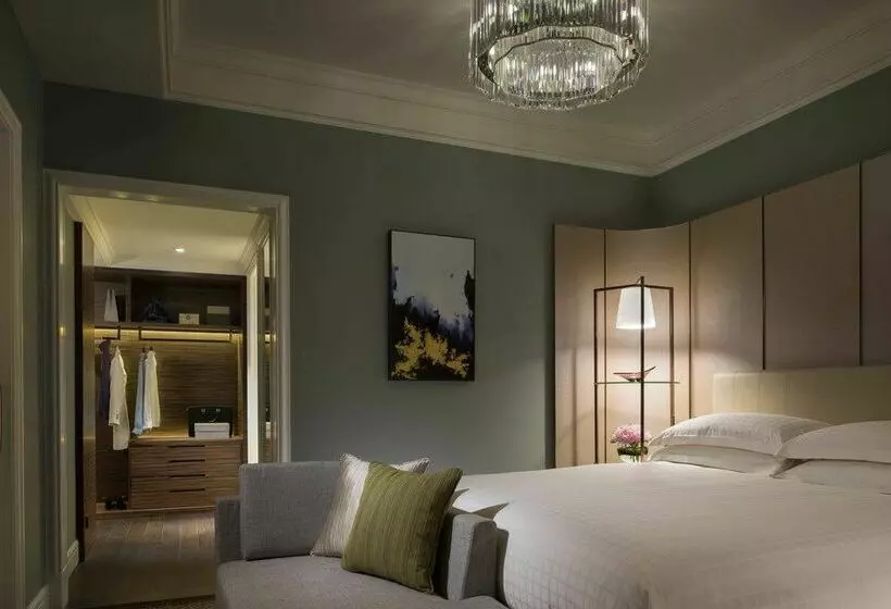 Four Seasons Hotel Shanghai