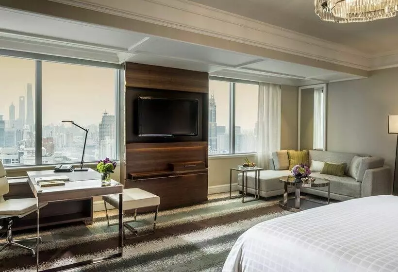 Four Seasons Hotel Shanghai