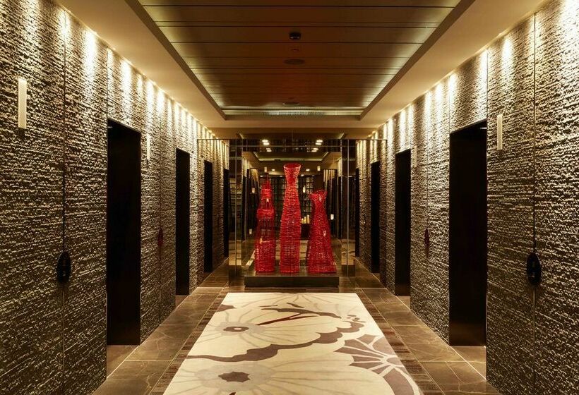 Four Seasons Hotel Shanghai