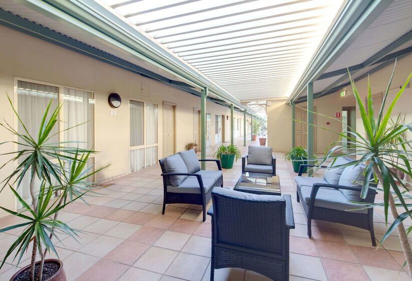 Отель Best Western Crystal Inn