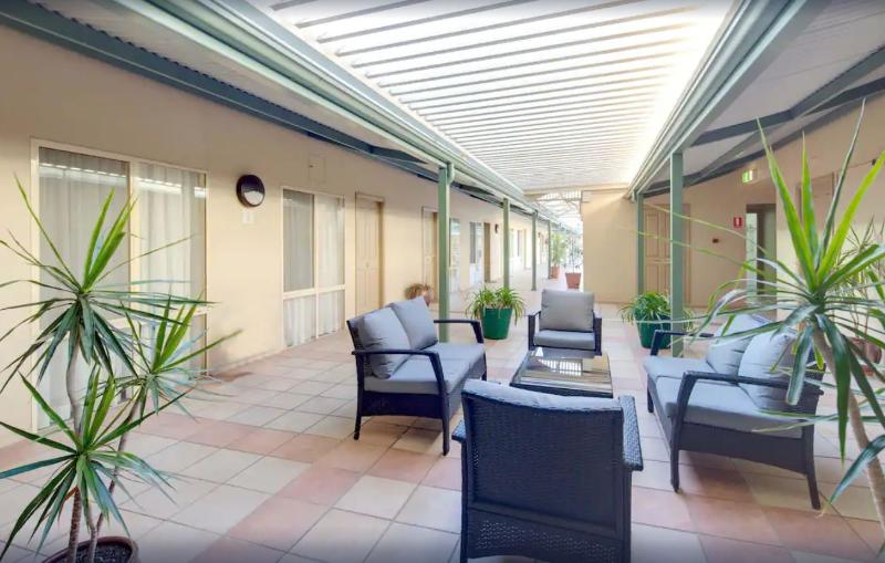 Отель Best Western Crystal Inn