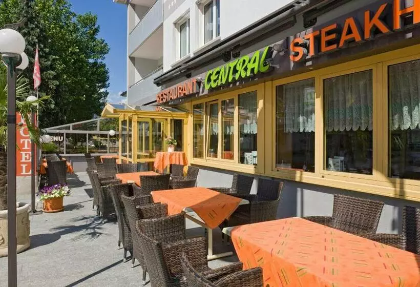 בית מלון כפרי Central