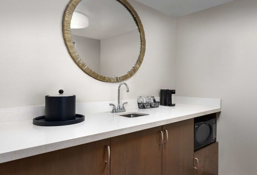 هتل Hampton Inn & Suites Lake Mary At Colonial Townpark