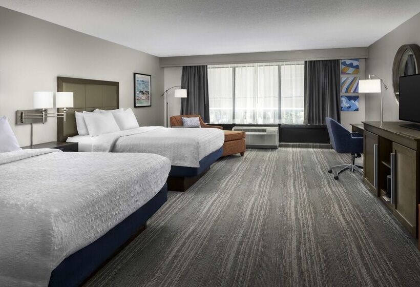 هتل Hampton Inn & Suites Lake Mary At Colonial Townpark