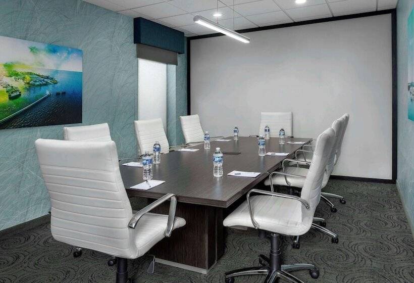 هتل Hampton Inn & Suites Lake Mary At Colonial Townpark