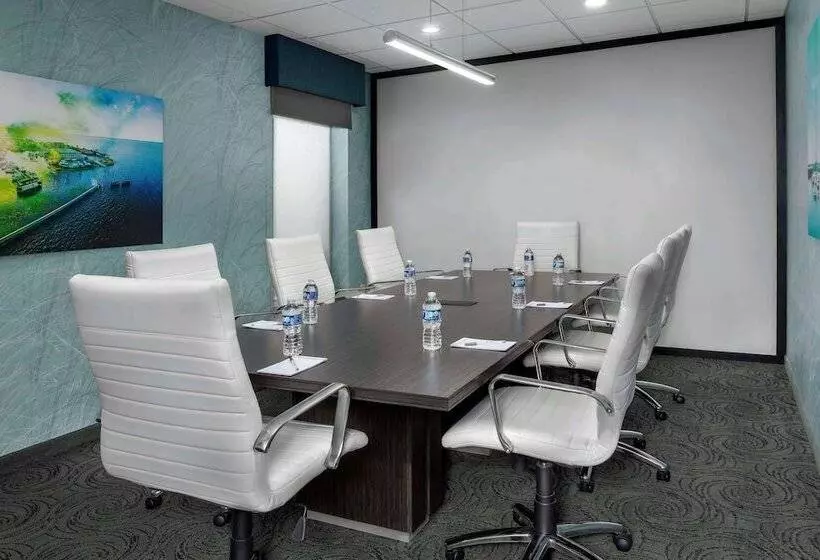 فندق Hampton Inn & Suites Lake Mary At Colonial Townpark