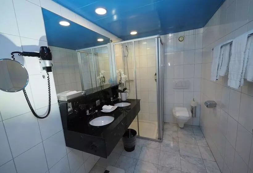 هتل Hôtel Real Nyon By Happyculture