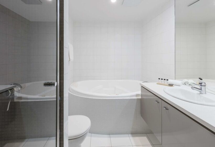 فندق Oaks Adelaide Embassy Suites