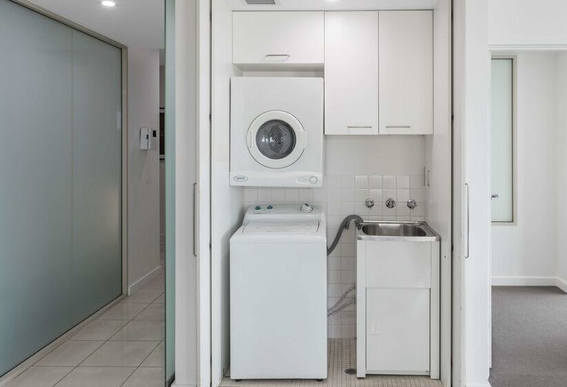 فندق Oaks Adelaide Embassy Suites