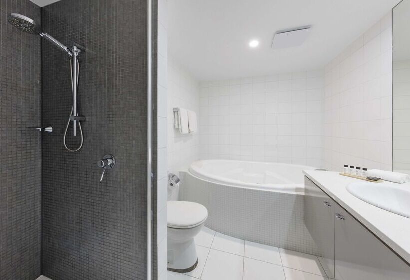 فندق Oaks Adelaide Embassy Suites