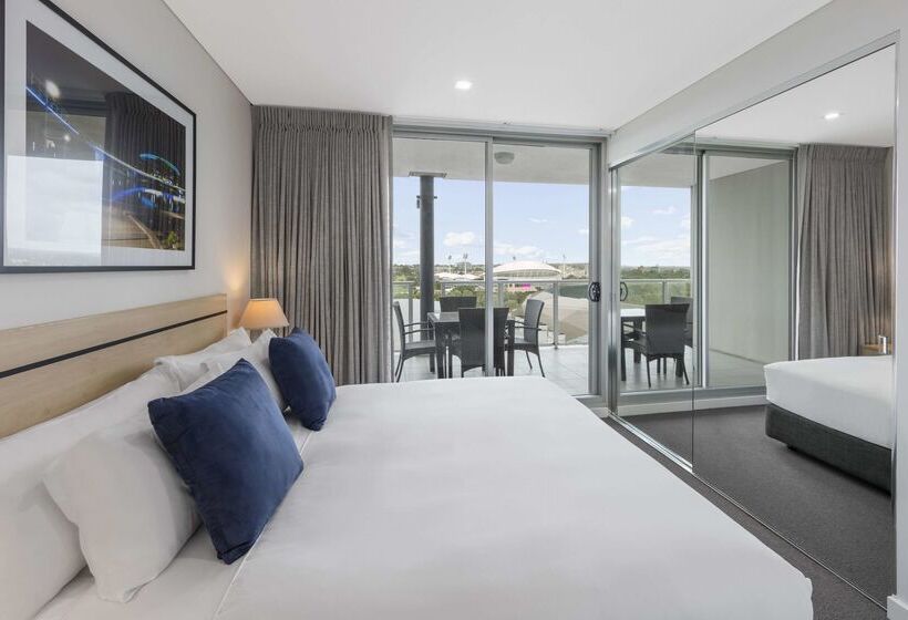 فندق Oaks Adelaide Embassy Suites