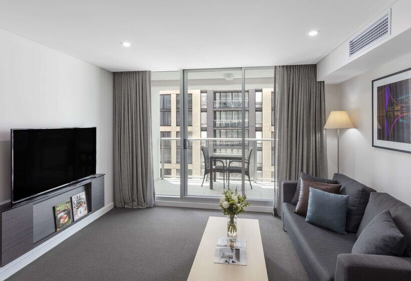 فندق Oaks Adelaide Embassy Suites