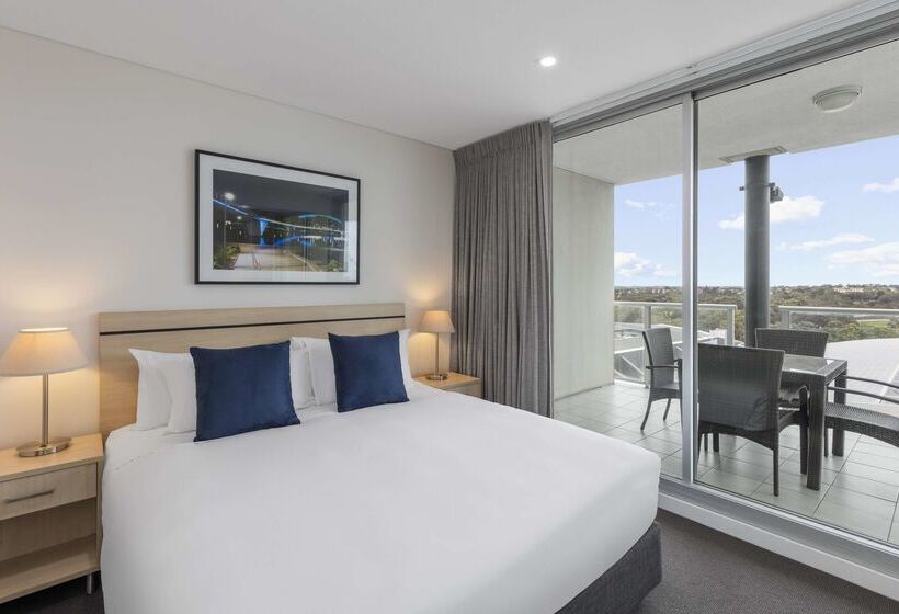 فندق Oaks Adelaide Embassy Suites