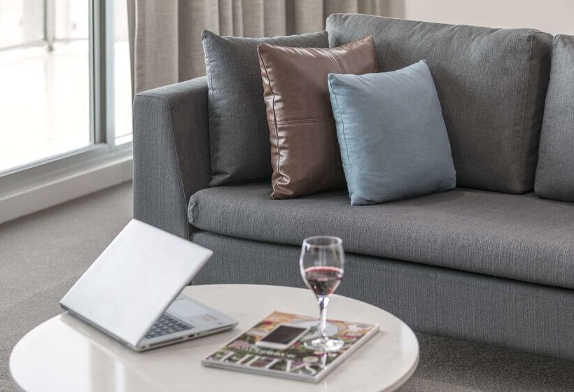 فندق Oaks Adelaide Embassy Suites