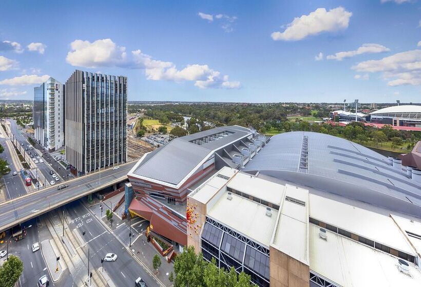فندق Oaks Adelaide Embassy Suites