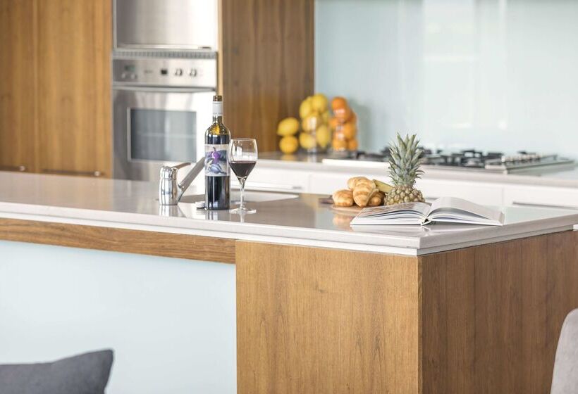 فندق Oaks Adelaide Embassy Suites