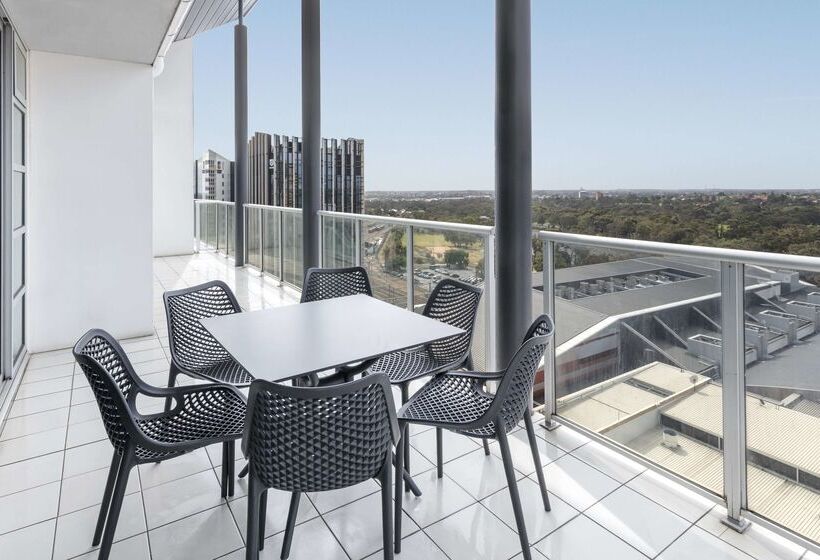 فندق Oaks Adelaide Embassy Suites