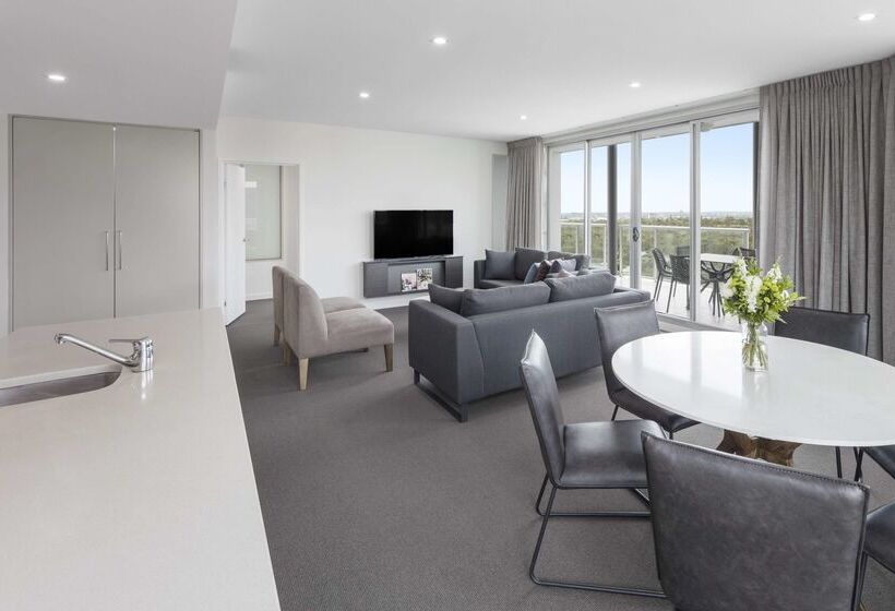 فندق Oaks Adelaide Embassy Suites