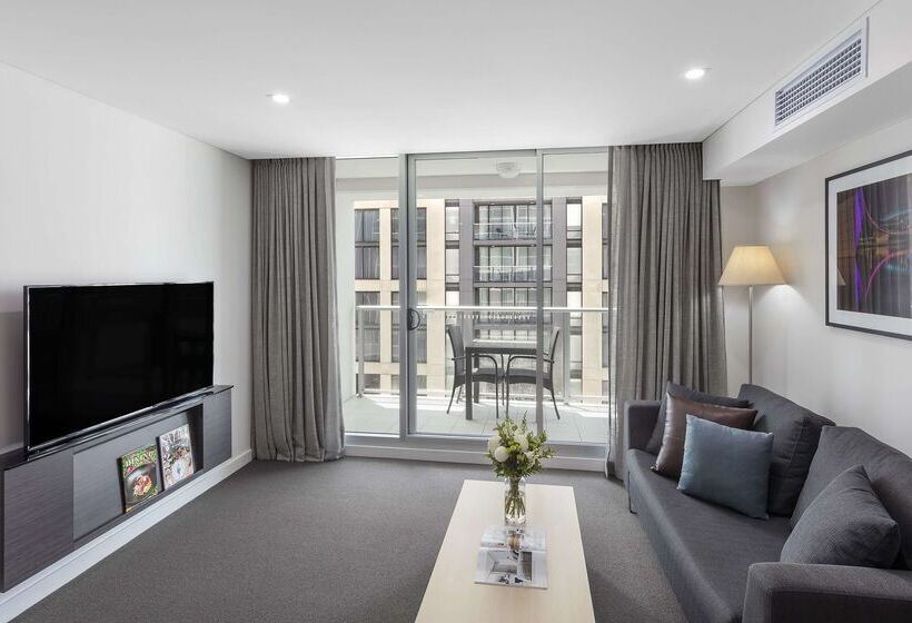 فندق Oaks Adelaide Embassy Suites