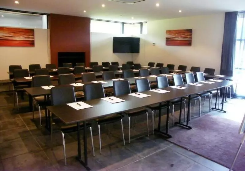 בית מלון כפרי Phillip Island Apartments