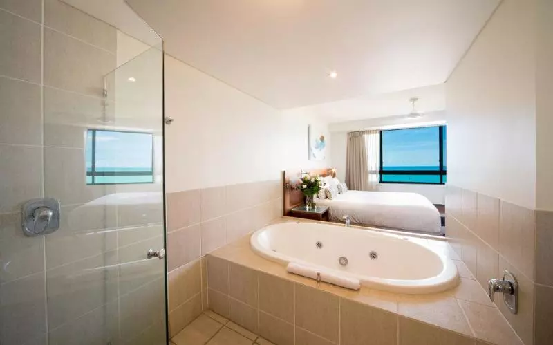 Отель Pinnacles, Airlie Beach