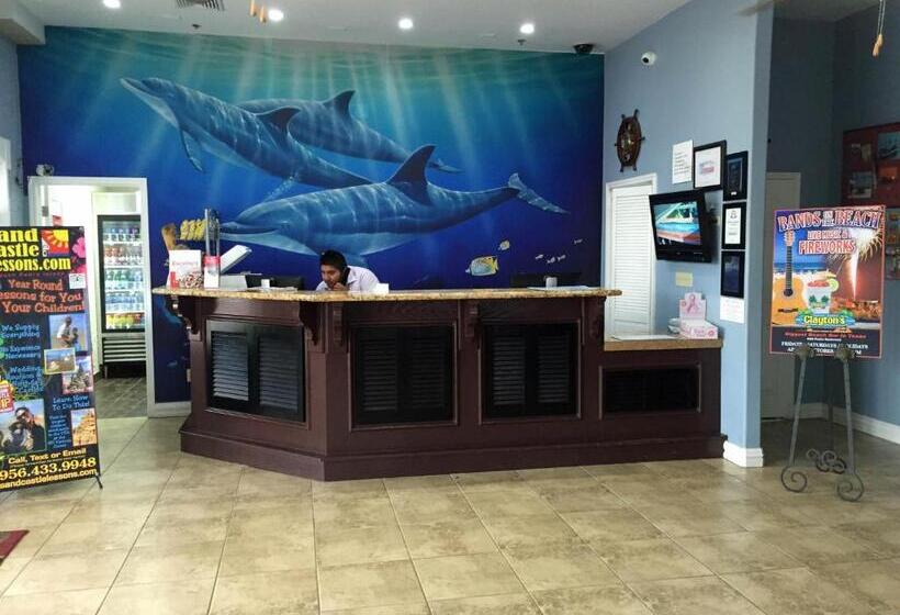 בית מלון כפרי Ramada By Wyndham & Suites South Padre Island