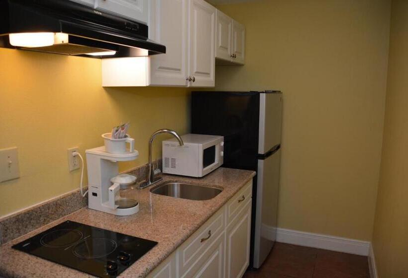 בית מלון כפרי Ramada By Wyndham & Suites South Padre Island