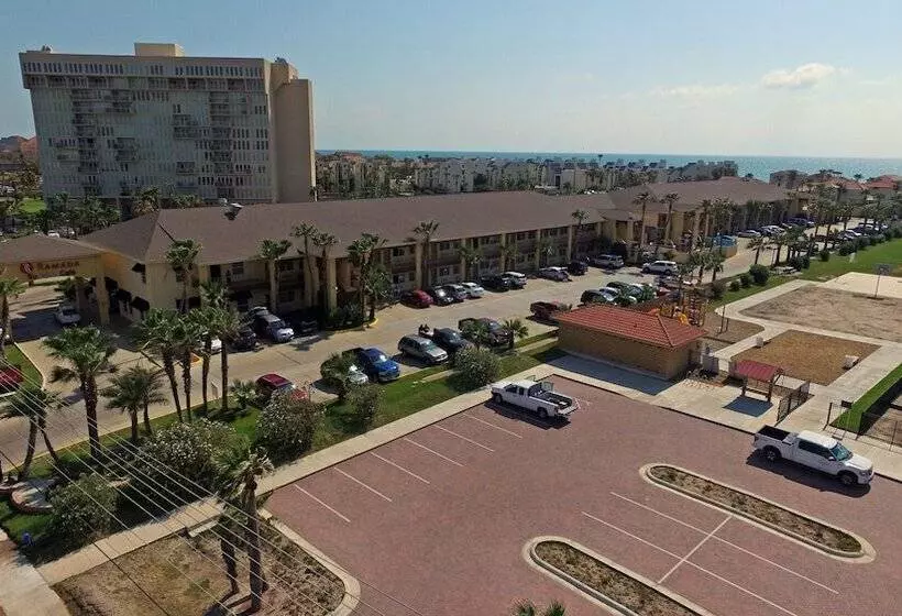 호텔 Ramada By Wyndham & Suites South Padre Island