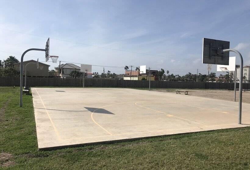 בית מלון כפרי Ramada By Wyndham & Suites South Padre Island