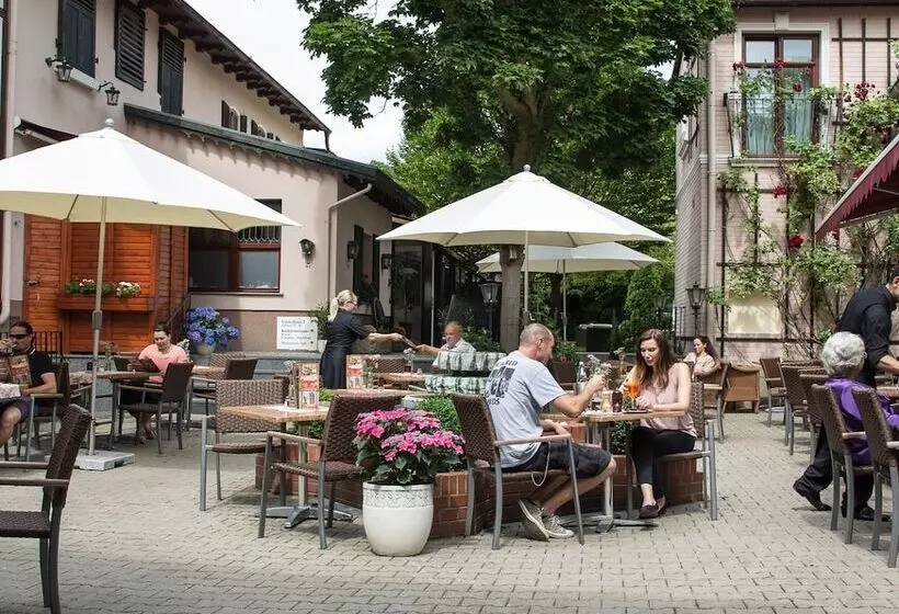 호텔 Schwarzer Adler Tangermünde